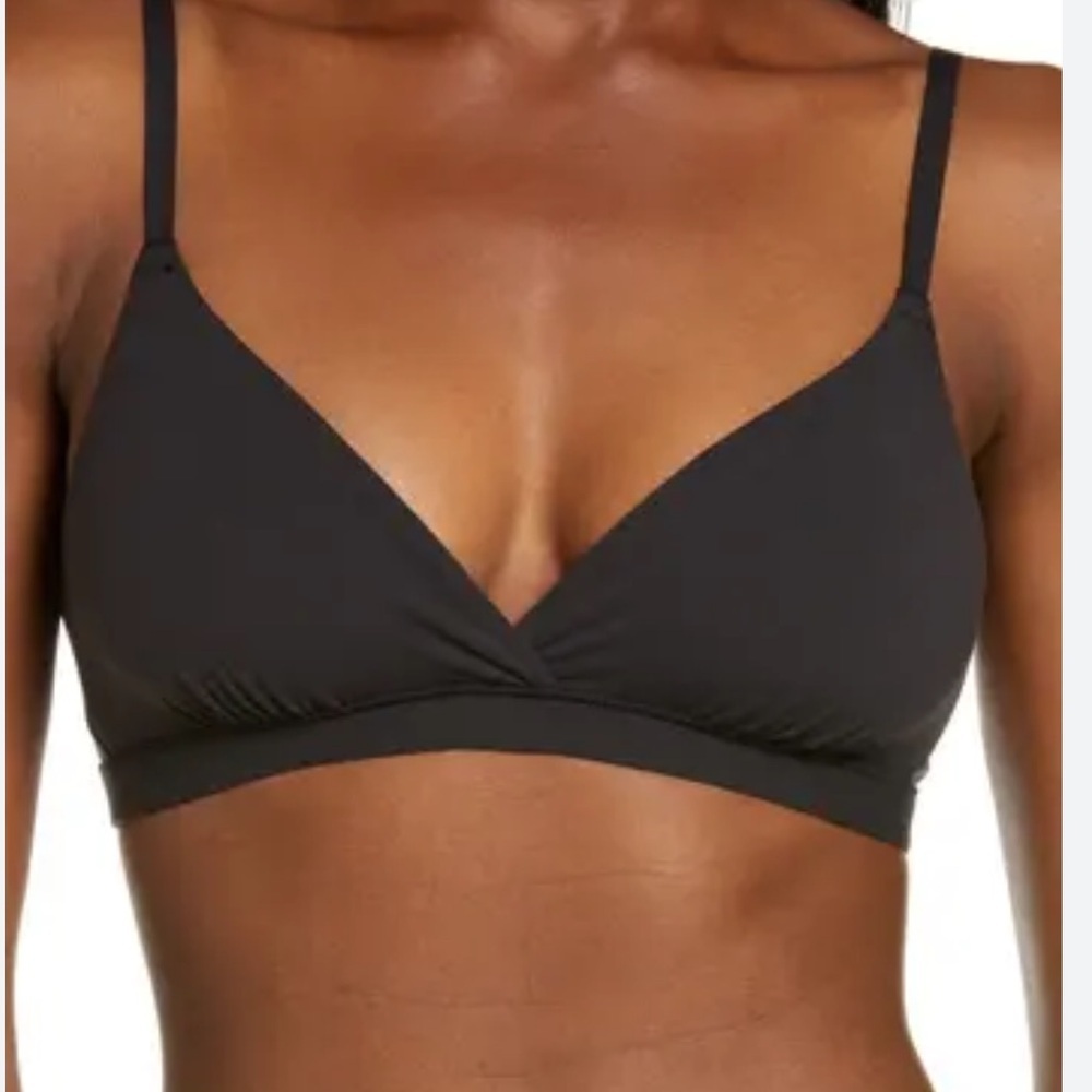 SKIMS Fits Everybody Crossover Black Triangle Bra Adjustable Straps Size 2X